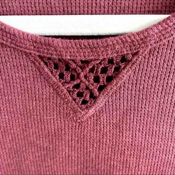 Lucky Brand Lace Crochet Sleeve Thermal Top - Picture 4 of 8